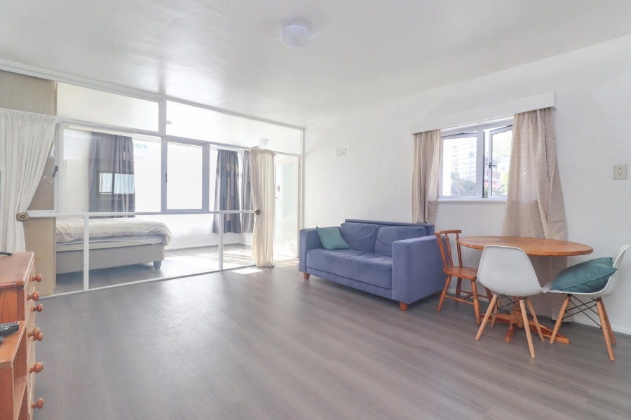 1 Bedroom Property for Sale in Sea Point Western Cape
